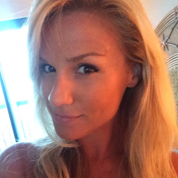 Meet your Posher, Taylor - Picture 2 of 5